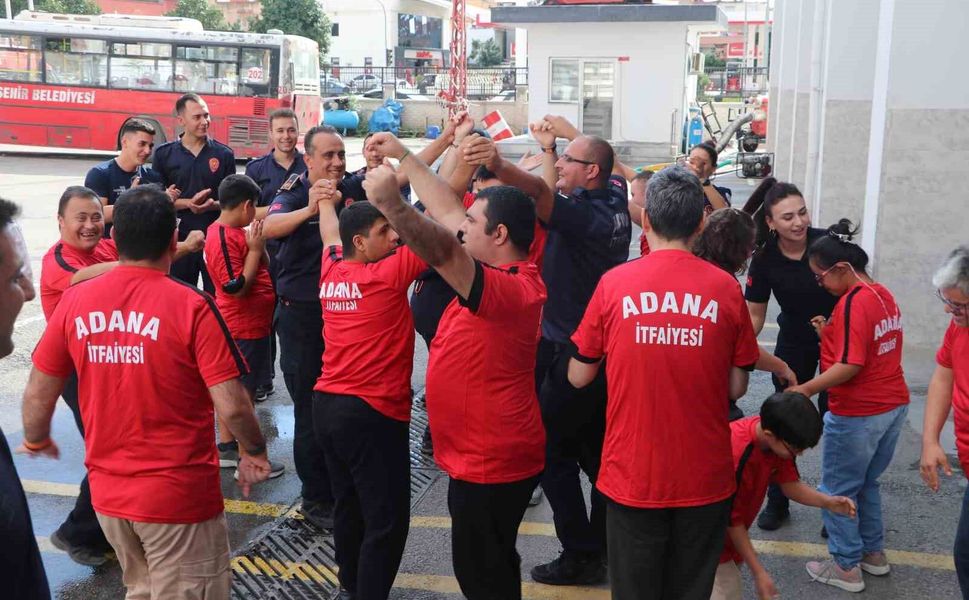 Adana’da Özel Çocukların İtfaiyeci Olma Heyecanı