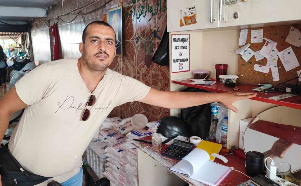 Adana’da Saniyelik Hırsızlık! Telefonu Böyle Çaldı
