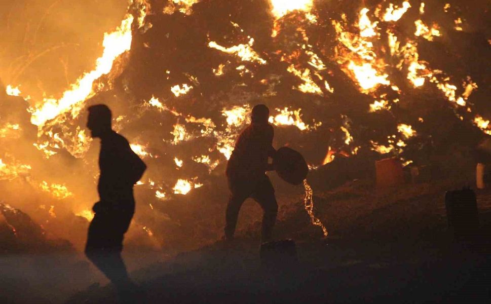Kozan’da Korku Dolu Anlar! Alevler Evlerin Kapısına Kadar Geldi