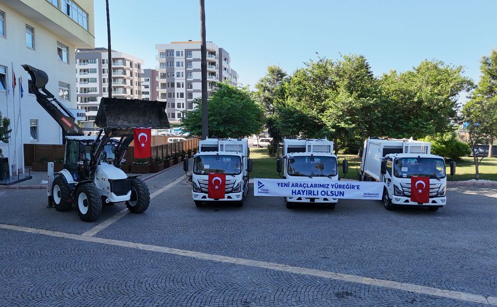 Yüreğir Belediyesi Araç Filosunu Güçlendirdi