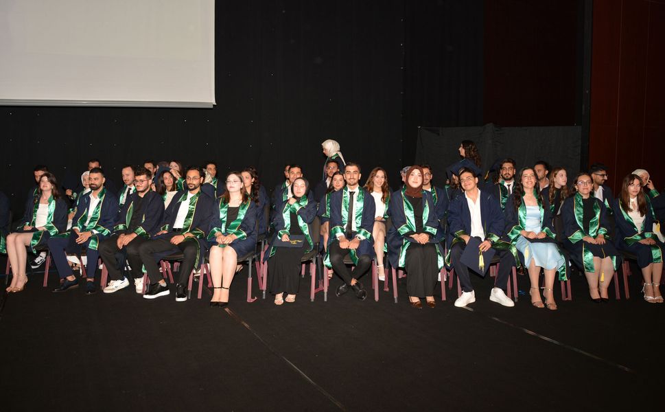 ÇÜ’de Mezuniyet Heyecanı! 110 Diş Hekimi Mezun Oldu