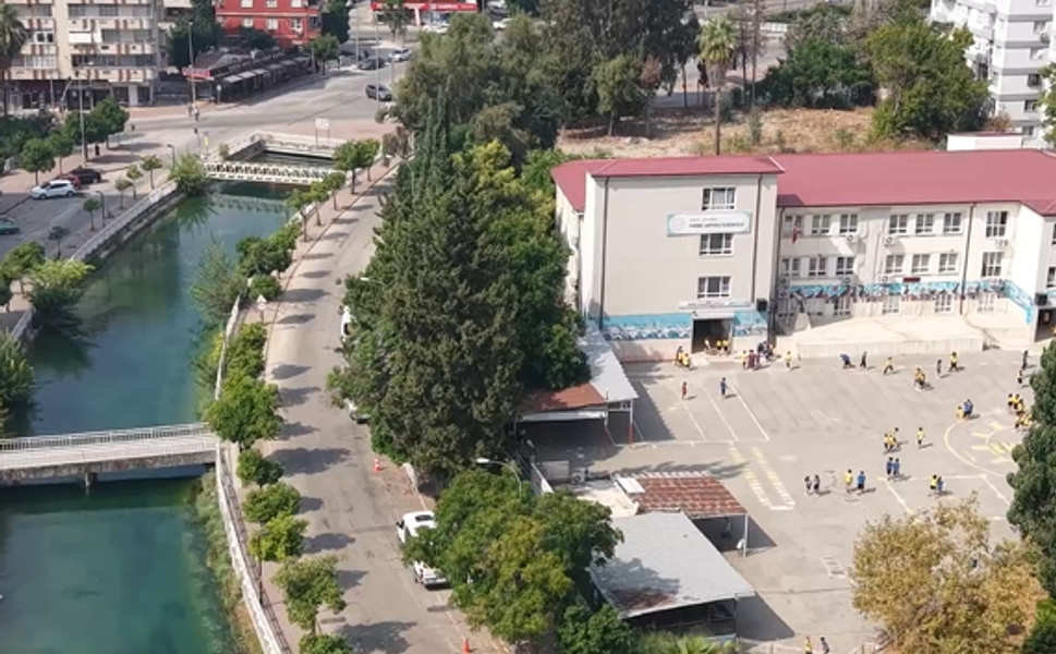 Okullar Açıldı, Trafikte Dikkat Zamanı! Çocukların Güvenliği İçin Sürücülere Önemli Çağrı
