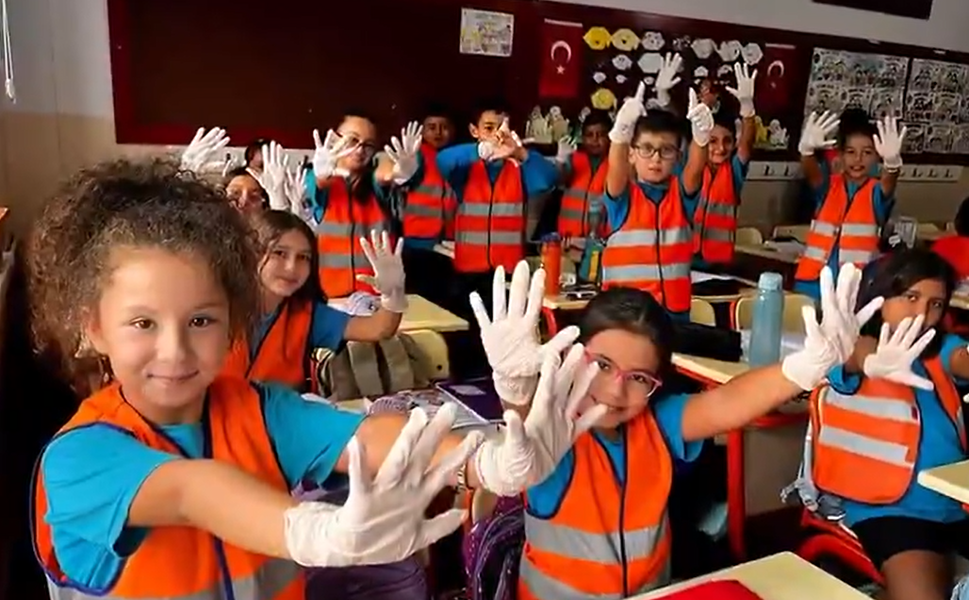 Adana’daki Okullarda Sıfır Atık Seferberliği! Öğrenciler Çevre İçin Sahaya Çıktı