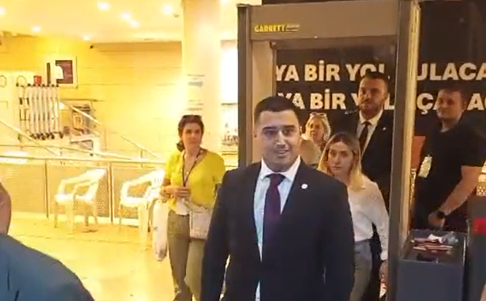 Alaattin Solmaz Resmen Kazandı! İki Aday Sarılarak Seçimi Noktaladı