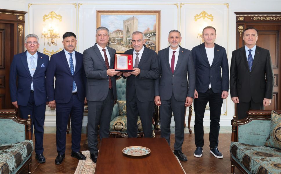 Vali Yavuz’dan Savunma Sanayiine Destek Veren İsimlere Altın Madalya ve Berat Belgesi