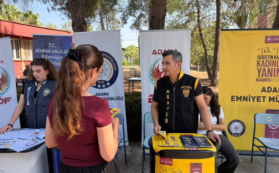 Adana’da Üniversite Öğrencilerine Güvenli Şehir Mesajı! Polis Ekipleri Sahaya İndi