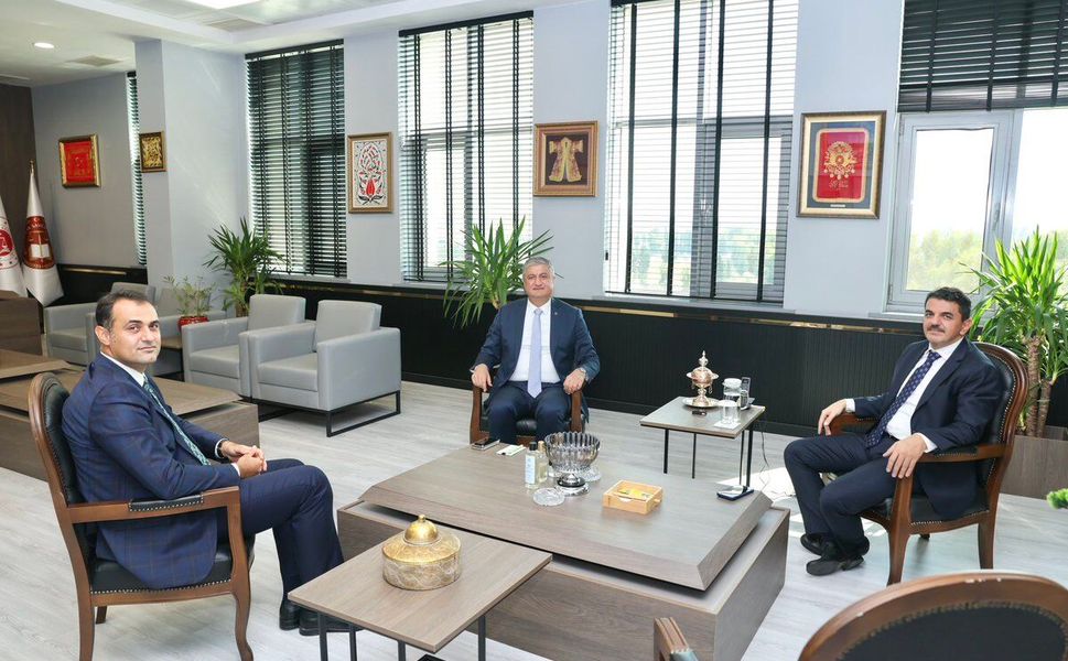 Adana’da Önemli Zirve! Vali Mustafa Yavuz Adalet Hizmetlerini Masaya Yatırdı