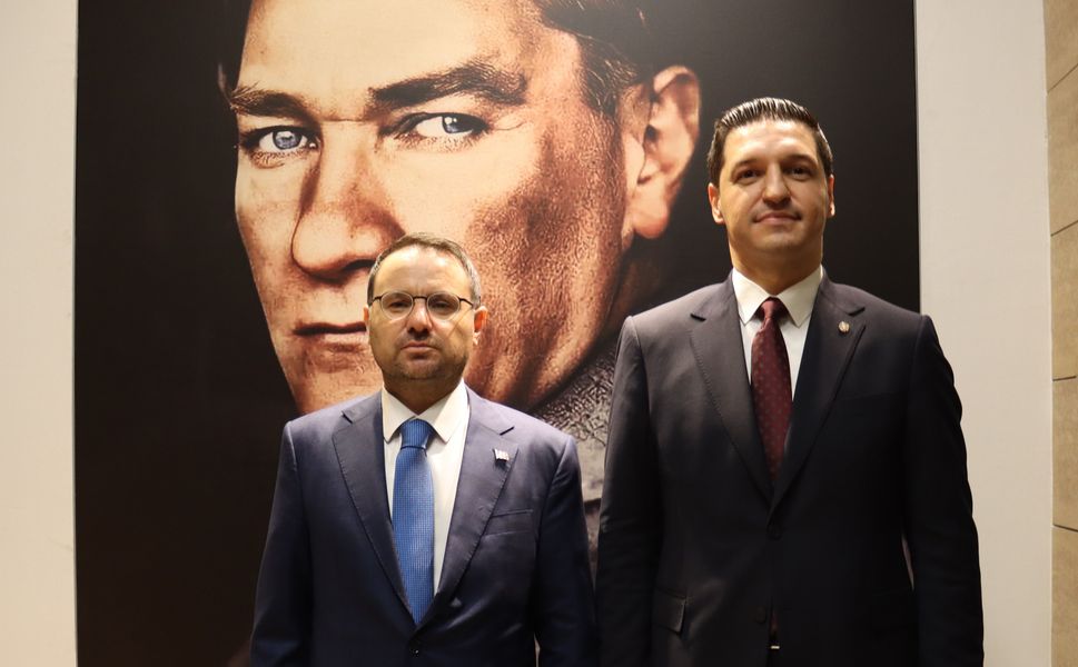 Adalet Bakanı Akın Gürlek Adana Barosu’nu Ziyaret Etti: İşte Gündemdeki Başlıklar
