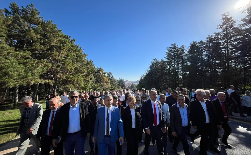 CHP Adana'dan Ankara'ya Bin 147 Kişilik Çıkarma