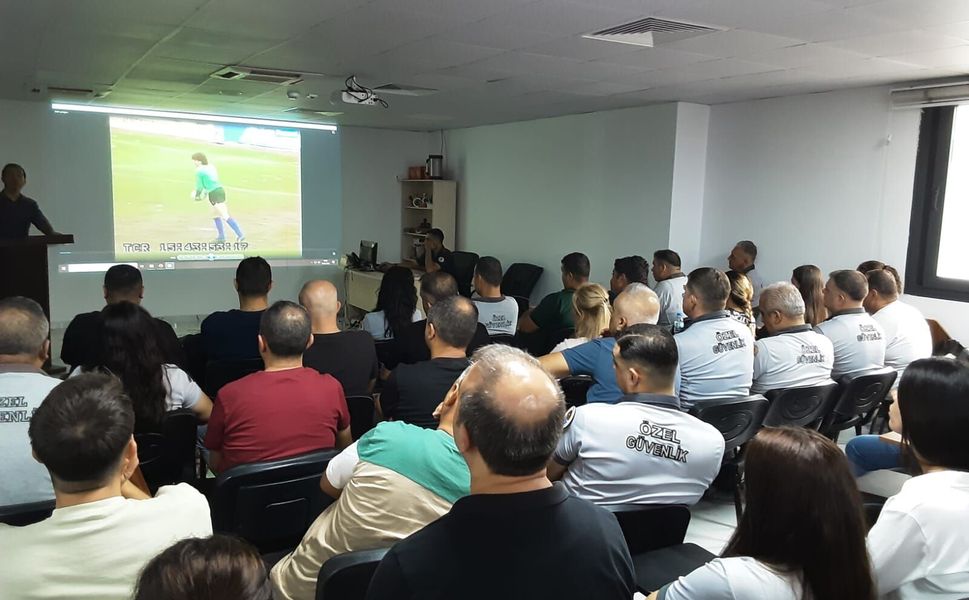 Adana’da İtfaiyeden Özel Güvenlik Personeline Yangın Eğitimi