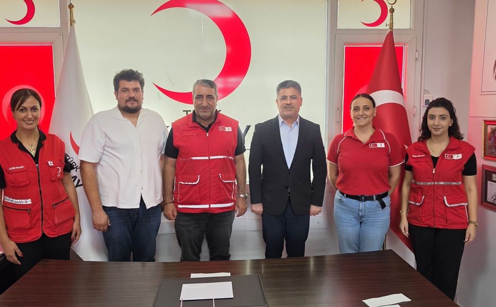 AK Parti Adana Milletvekili Faruk Aytek’ten Kızılay Seyhan Şubesi’ne Ziyaret