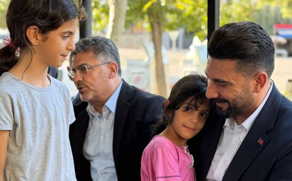 AK Parti Çukurova’dan Yüreklere Dokunan Mesaj: “İnsana Dokunan Hiçbir İyilik Kaybolmuyor”