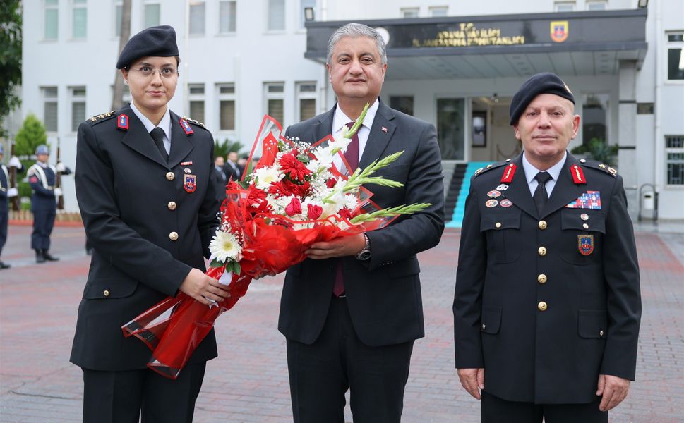 Vali Yavuz’dan Jandarma Komutanlığına Ziyaret "Adana'nın Huzuru Kırmızı Çizgimiz"