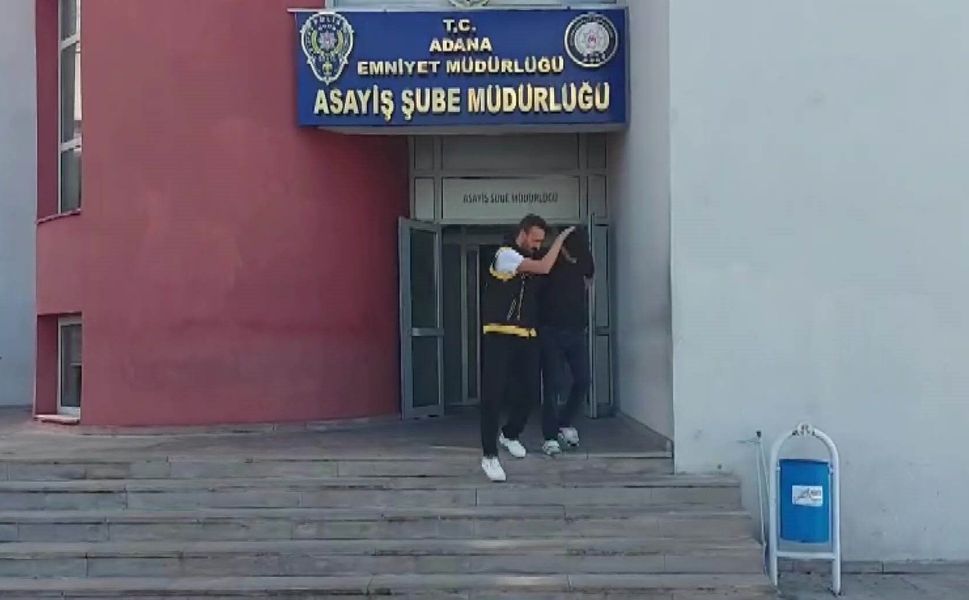 Adana'da Kurye Paket Teslimatına Gitti, Motosikleti Saniyeler İçinde Çalındı