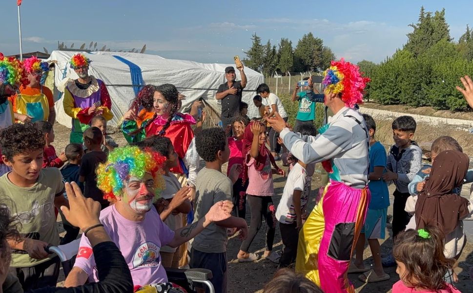 Adana’da Mevsimlik İşçi Çocuklarına Gönüllülerden Moral Etkinliği