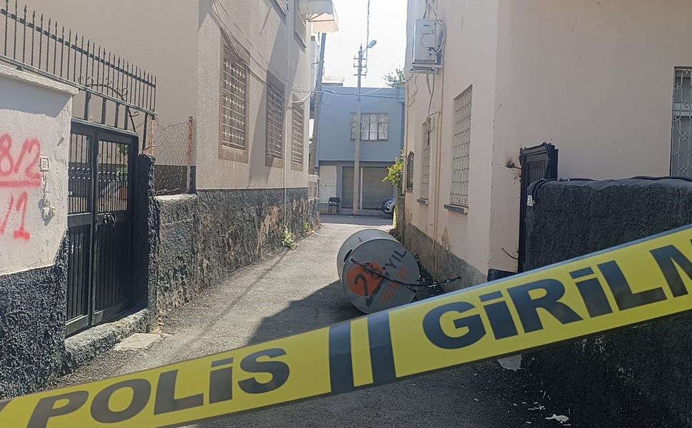 Adana’da Feci Kaza: Su Deposuyla Birlikte İkinci Kattan Düştü