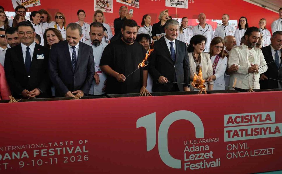Adana Lezzet Festivali’nde Dev Mangal Ateşi Yakıldı! Hedef 1 Milyon Ziyaretçi