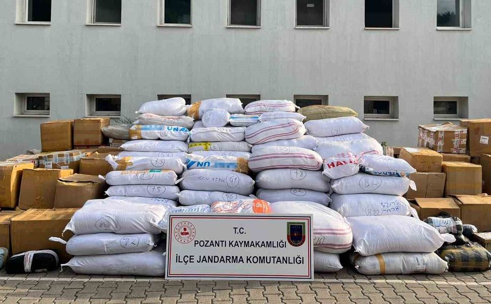 Adana'da Milyonluk Kaçakçılık Darbesi! 6 Ton Tütünle Yakalanan Tırlar Nereye Gidiyordu?
