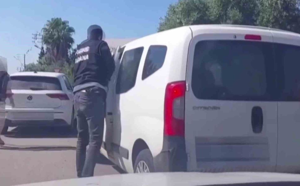 Adana’da Uyuşturucu Sevkiyatına Darbe! 2 Şüpheli Tutuklandı