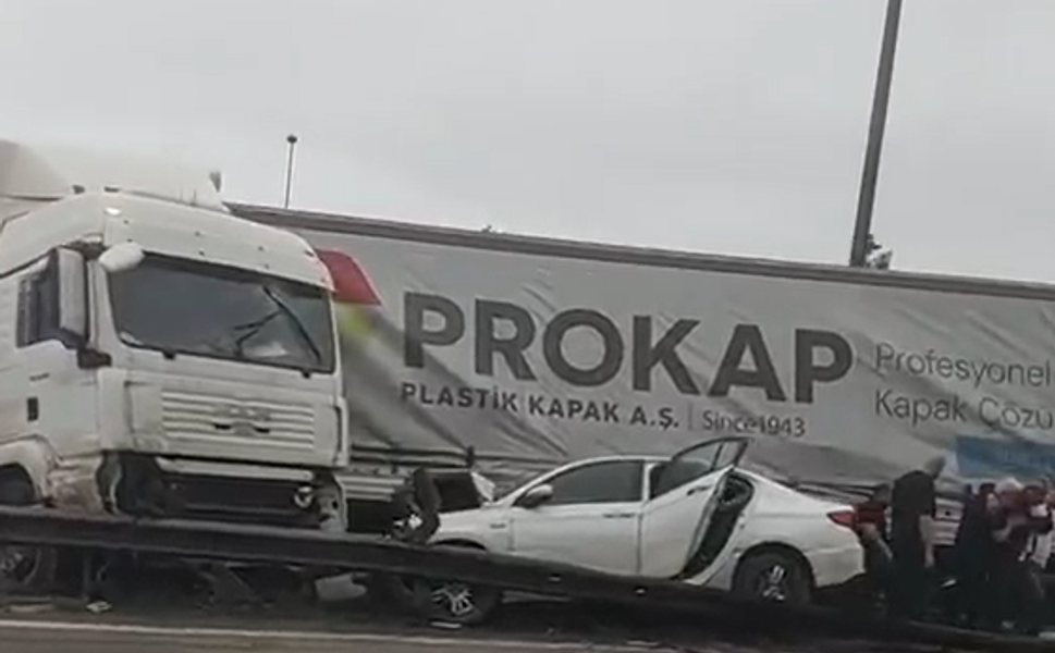 Pozantı Otoyolu’nda Kaza: Trafik Ağır İlerliyor