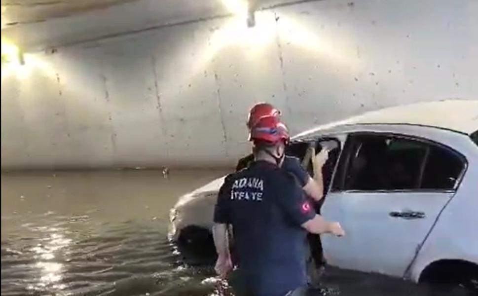 Merkez Park Otoparkında Kurtarma Operasyonu