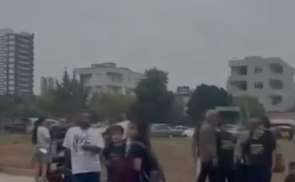 Adana’da Ortaokulda Korkutan Olay: Veliler Okul Önünde Toplandı