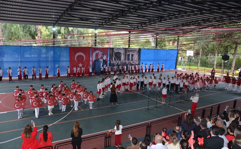 Adana Final Okulları’nda Cumhuriyet Coşkusu: 103. Yıl Görkemli Törenlerle Kutlandı!