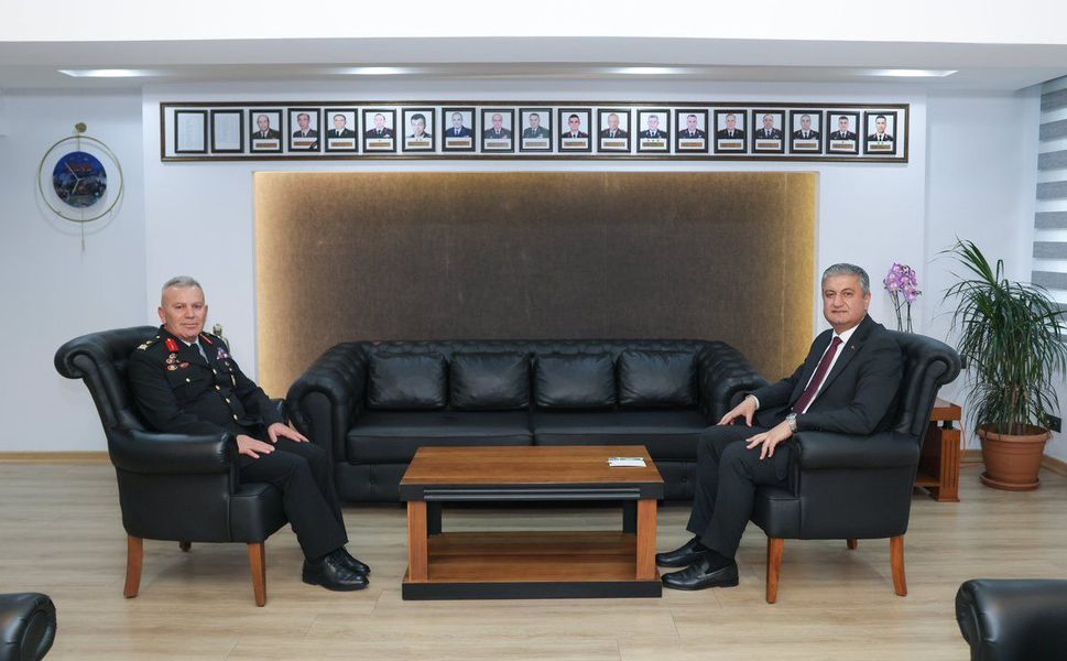 Vali Mustafa Yavuz’dan İl Jandarma Komutanlığına Ziyaret!