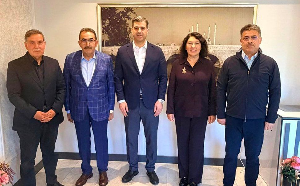 Milletvekilleri Ve İl Teşkilatı Masaya Oturdu: AK Parti Adana’da Yol Haritası Belirlendi!
