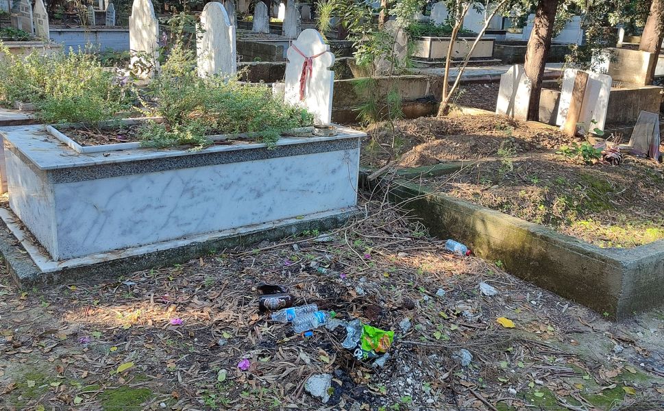 Adana'da Skandal Manzara! Akkapı Mezarlığı Kaderine Terk Edildi