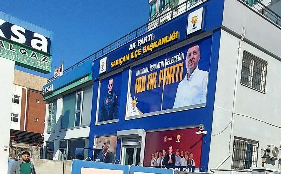 AK Parti Sarıçam'da İstifa Depremi