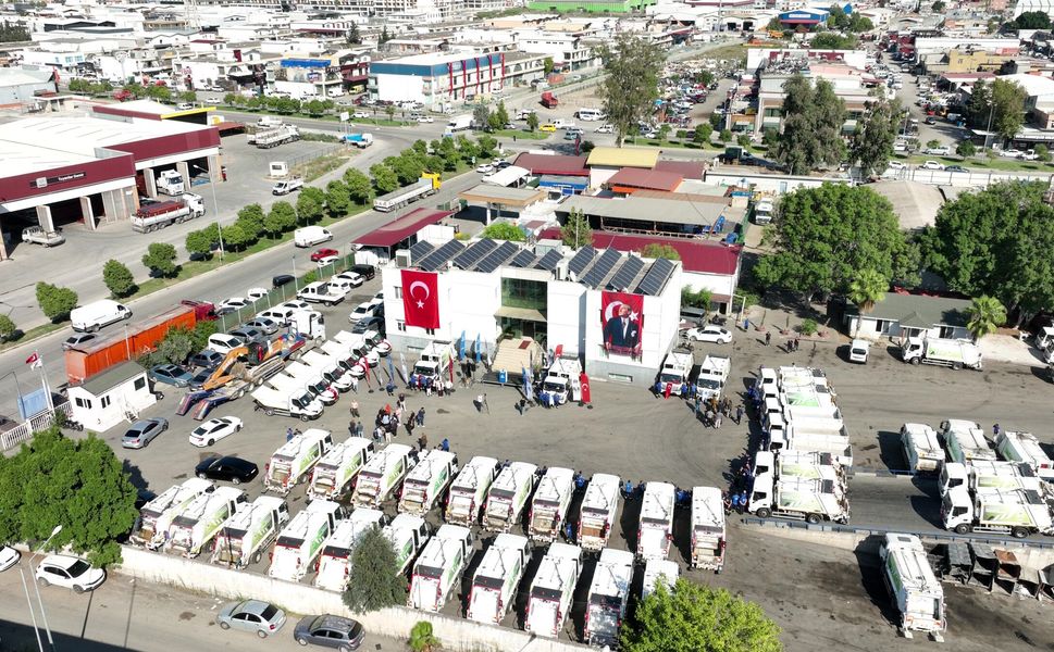 Seyhan Belediyesi'nden Kiralama Devrine Son: 41 Yeni Temizlik Aracı Öz Mal Olarak Filoya Katıldı