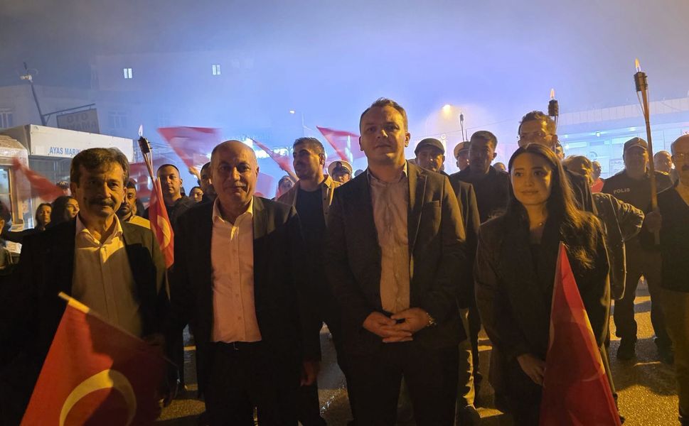 Yumurtalık’ta 103. Yıl Coşkusu: Fener Alayı ve Törenlerle Cumhuriyet Bayramı Kutlandı